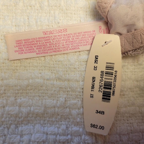 34B Victoria's Secret Padded Demi Bra - Picture 10 of 11